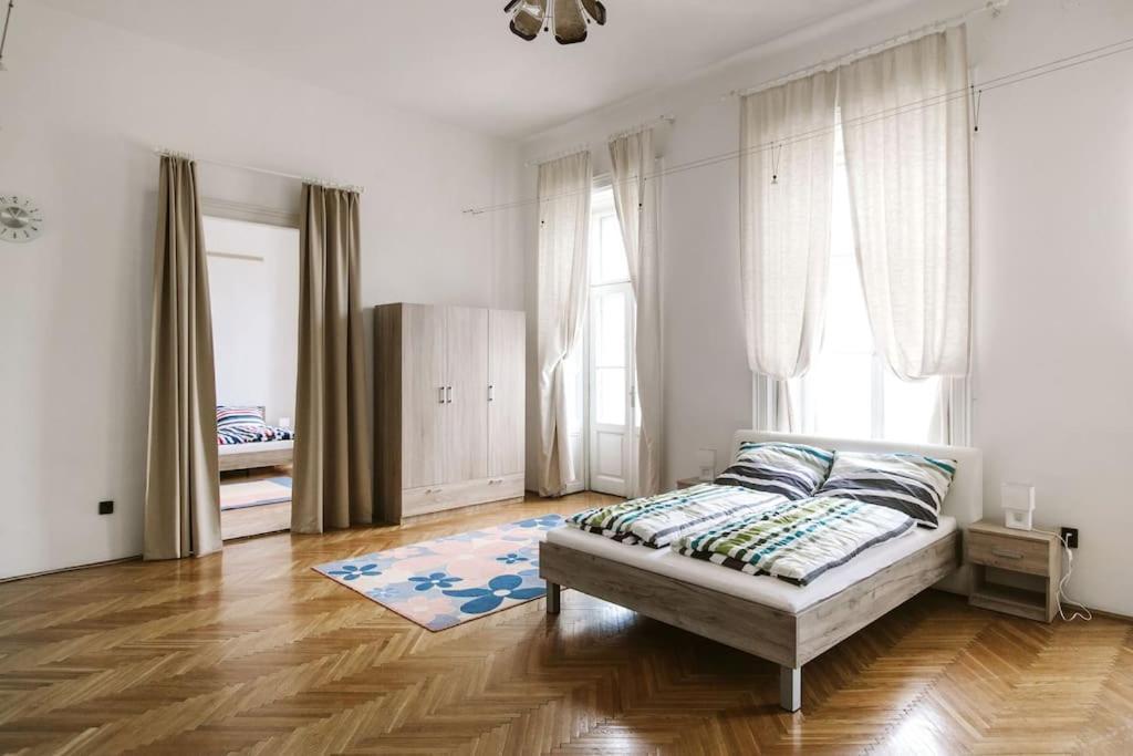 Gigantic Modern Apartment For Up To 10 Guests Next To Basilica! Budapest Exterior foto